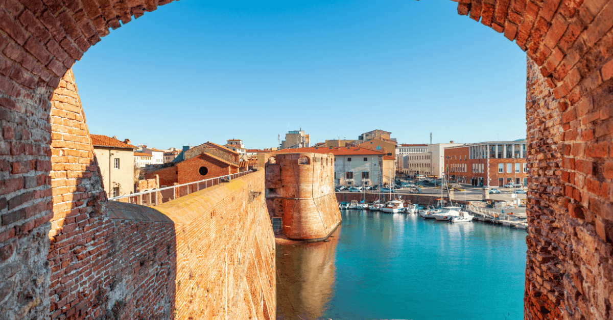 Cosa fare con il caldo a Livorno: idee fresche e relax in piscina