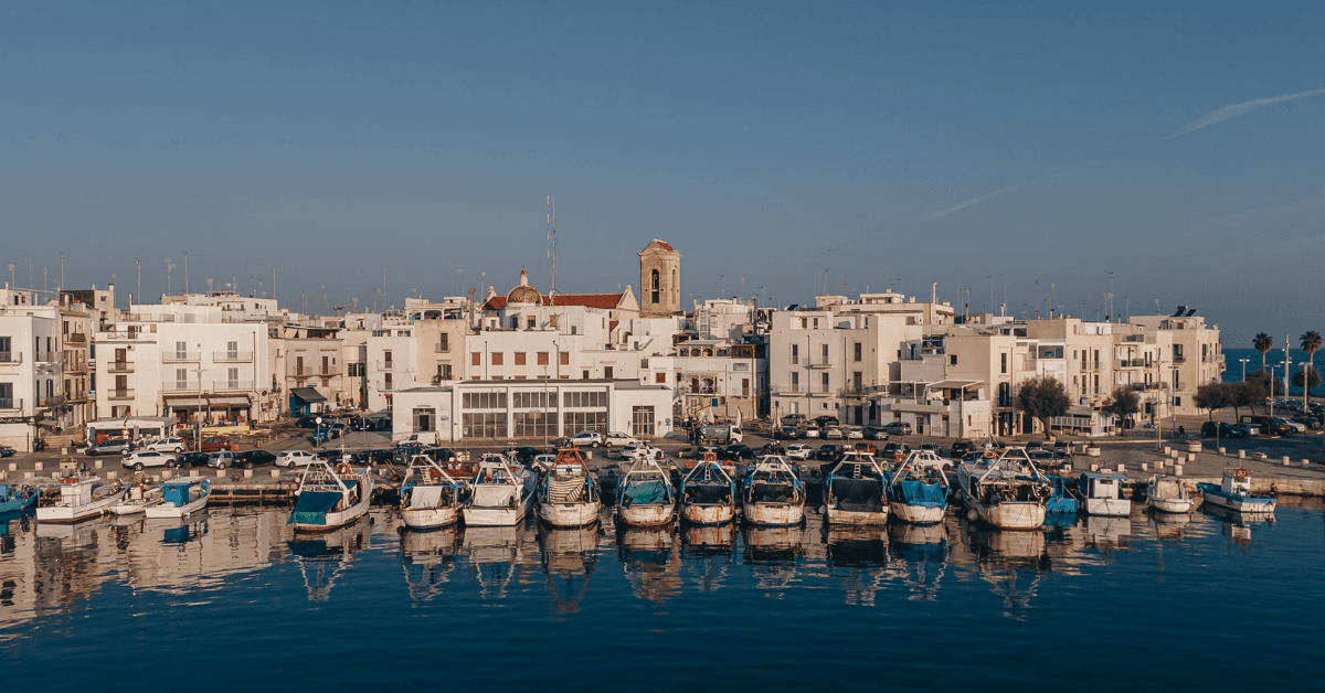 Cosa fare a Mola di Bari con il caldo: idee fresche per l'estate